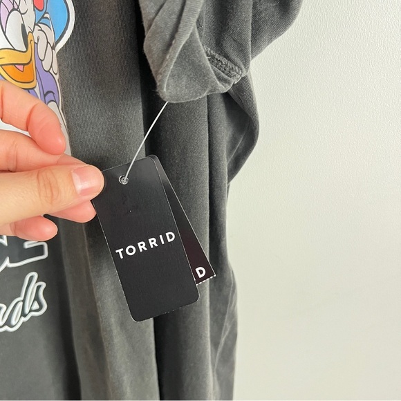 Torrid Mickey Mouse & Friends Short Roll Sleeve Graphic Tee-Size Size 3X-NWT - Picture 4 of 9